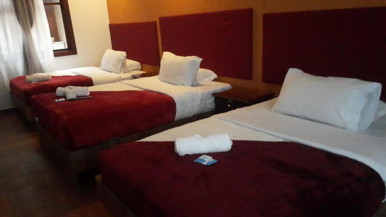 Hostal Nizza Cuenca Exteriör bild